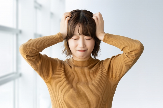 継続案件をもらえず悩む女性